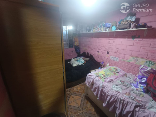 Casa Esquina En Venta De 5 Dorm. En Estación Central,
