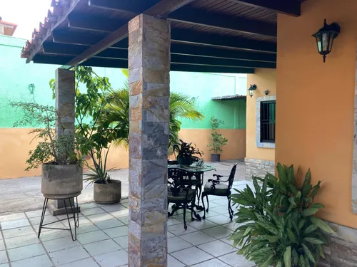 Casa Moderna Los Mangles