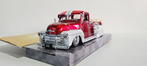 1:24 Jada Toys  1951 Chevrolet Pickup Roja  A Escala 