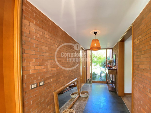 Casa En Arriendo De 5 Dorm. Golf De Manquehue