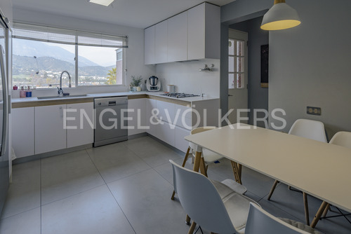 Casa En Condominio, Remodelada