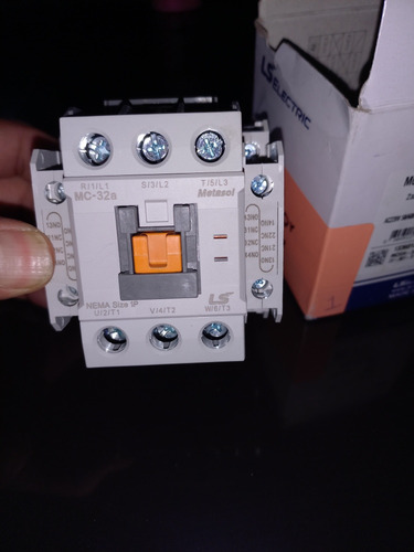 Contactor Bobina 220v. Mc32a-30-22-m7-s-e. Mc32a. Ls Electr (Usado)