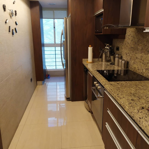 Imagen 7 de 14 de Apartamento Remodelado Con Balcon En Alquiler En Las Mercedes 120mts