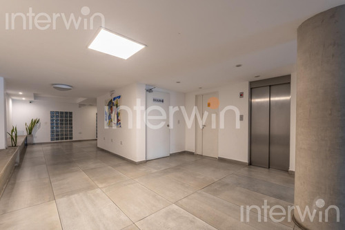 Departamento - 2 Ambientes Con Balcón Y Cochera - Colegiales - Venta