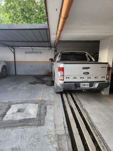 Imagen 7 de 11 de Cochera Excelente Buenas Dimensiones Ingreso Automático Con Cámaras De Seguridad