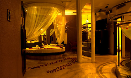 Hotel Aladdin Caracas En Venta: Exclusividad Y Elegancia En El Distrito Financiero Alfonso 24-21265