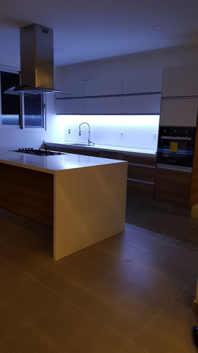 Preciosa Casa En La Condesa Juriquilla, Estudio O 4ta Recamara En P.b, Jardín.-
