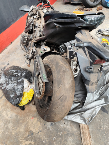 Moto Kawasaki Z800 Ano 2015/16. Baixada. Retirar Peças.