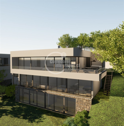 Casa En Venta De 5 Dorm. En Lo Barnechea