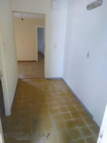 Imagen 9 de 15 de Apartamento En Venta- 2 Dormitorios 1 Baño Con Patio - Cochera - Av. Corrientes - Malvin Norte