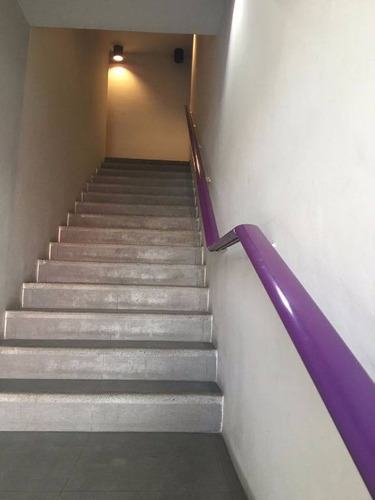 Imagen 3 de 12 de Se Renta Oficina En La Mejor Zona Comercial