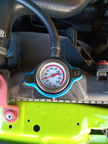 Imagem 3 de 4 de Tampa Com Temperatura Para Radiador - Carros