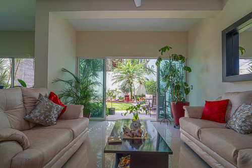 Casa Sola En Fraccionamiento Exclusivo Palmira Cuernavaca