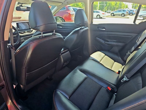 Altima Sr 2021: 248hp, Turbo 2.0l, Estilo Deportivo.