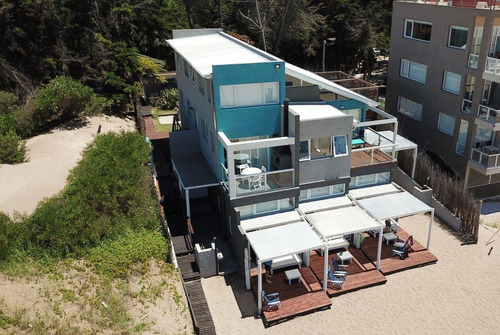 Imagen 29 de 30 de Importante Complejo En Las Gaviotas Frente A La Playa - 1300 M2 Totales - 600 M2 Cubiertos