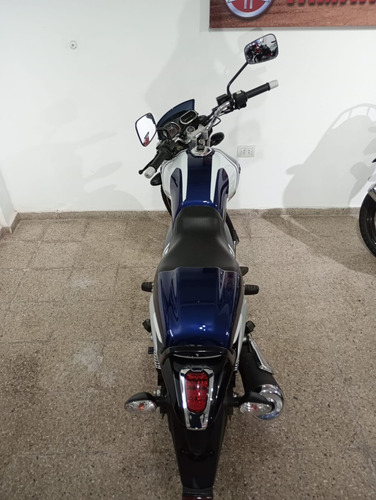 V15 Bajaj