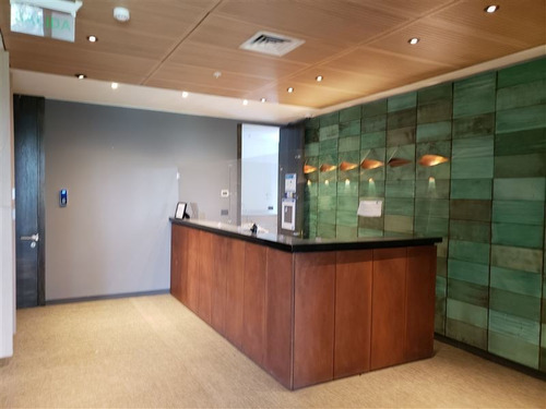 Oficina En Arriendo Habilitación Moderna