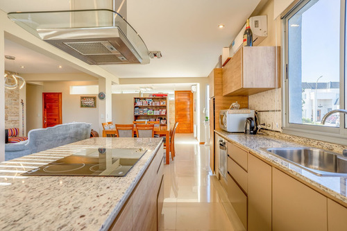 Imagen 10 de 30 de Venta Casa En San Sebastián Barrio Cerrado Funes