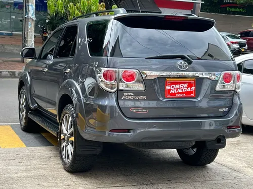 Toyota Fortuner SR5 2.7L GASOLINA 4X2 AT