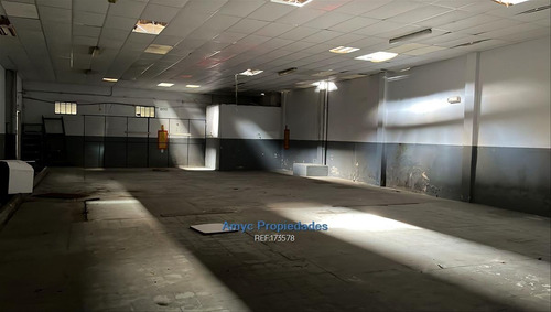 Imagen 4 de 14 de A Mts 3 Cruces, Impecable 2 Depositos ,logistica, Oficinas