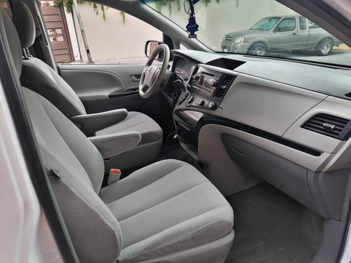 Imagen 9 de 14 de Toyota Sienna 2014 3.5 Le V6/ At