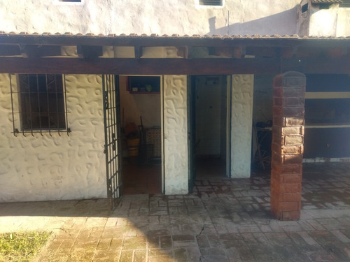 Quinta Con Quincho, Baño, Habitacion Y Pileta