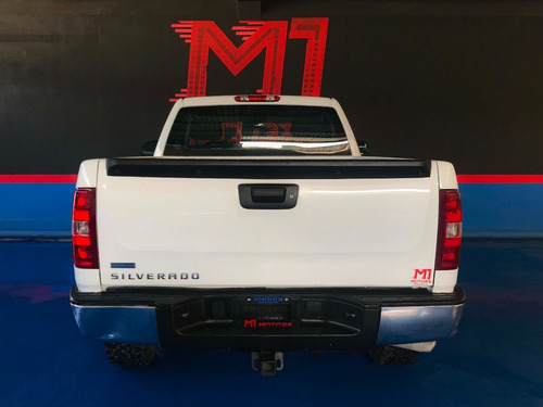 Imagen 4 de 11 de Chevrolet Silverado Cab Reg 2500 T/a 2011 Blanca