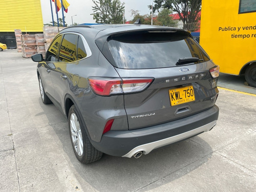 Imagen 6 de 25 de Ford Escape Titanium Hev