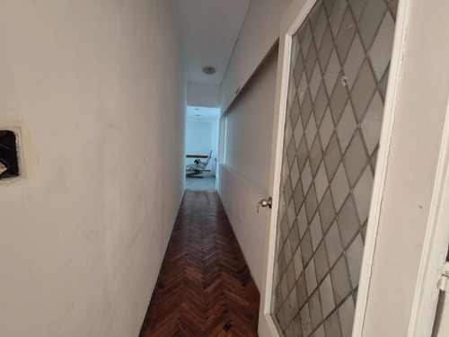 Amplio, 4 Habitaciones, 2 Baños. Garage. Impecable. Para Empresa