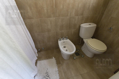 Imagen 19 de 30 de Casa - Banfield Oeste