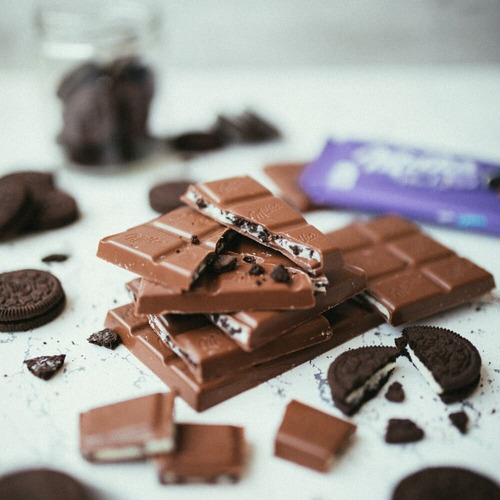 Imagen 4 de 7 de Chocolate Milka® Relleno Con Oreo Y Crema Barra 100 G