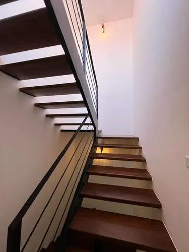 Casa En Venta En Real Del Bosque, Sótano, 4 Recámaras, 4.5 Baños, Equipada, Lujo