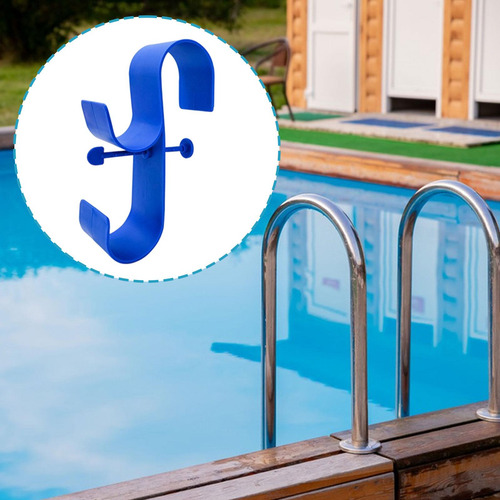 Colgilla De De La Piscina Junto A La Piscina De La Azul
