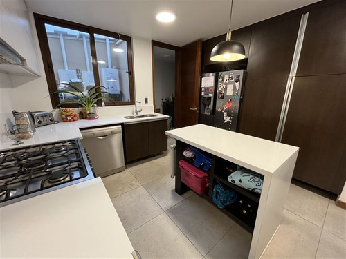 Casa En Venta 4 Dormitorios Como Nueva En Lo Barnechea