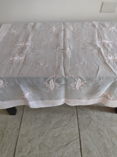 Antiguo Mantel Bordado (Usado)