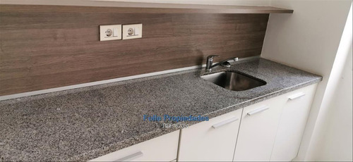Imagen 10 de 14 de Parque Rodo Venta Con Renta Oficina 117m2 Con Vista Al Mar Cw182051
