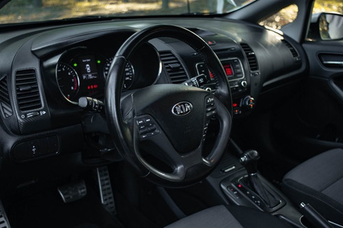 Kia Cerato - Inmejorable Estado Motorland Permuto / Financio