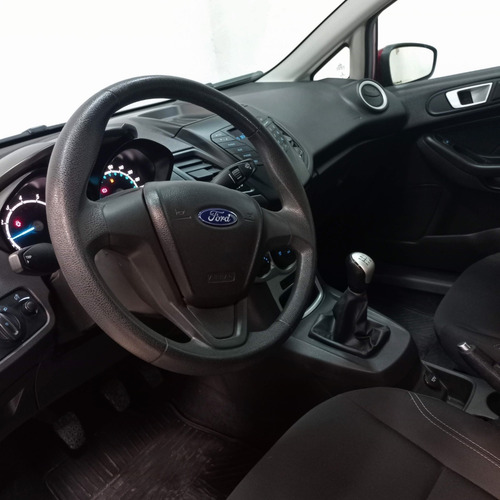 Imagen 9 de 14 de Ford Fiesta 1,6l S 5p