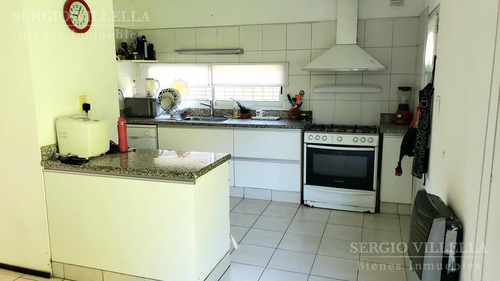 Imagen 7 de 19 de Casa De Tres Dormitorios En Venta En Funes