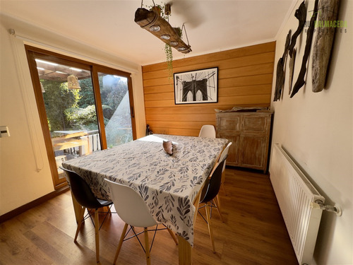 Casa En Venta De 4 Dorm. En Puerto Varas