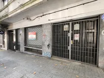 Comprar Excelente Local Con Garaje Salon  Al Frente Con Sub Suelo 