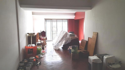 Imagen 4 de 12 de Venta - Caballito - Deparatamento De 3 Ambientes Al Frente A Reciclar - Oportunidad