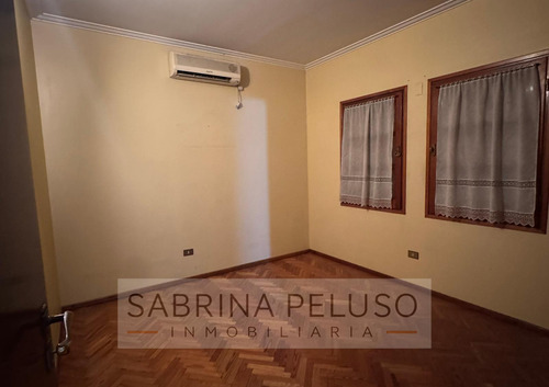 Venta Casa 7 Ambientes Moreno Centro