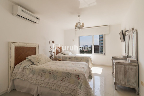 Imagen 14 de 26 de Torre O - Penthouse Con Parrillero Y Jacuzzi - Playa Brava