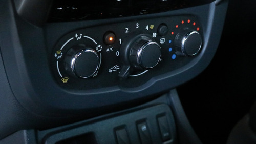 Renault Duster 1.6 Ph2 4x2 Dynamique - 98249 - C