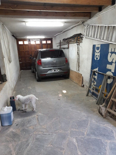 Venta O Permuta .casa 5 Ambientes Con Garage Doble Y Jardín. Parque Luro