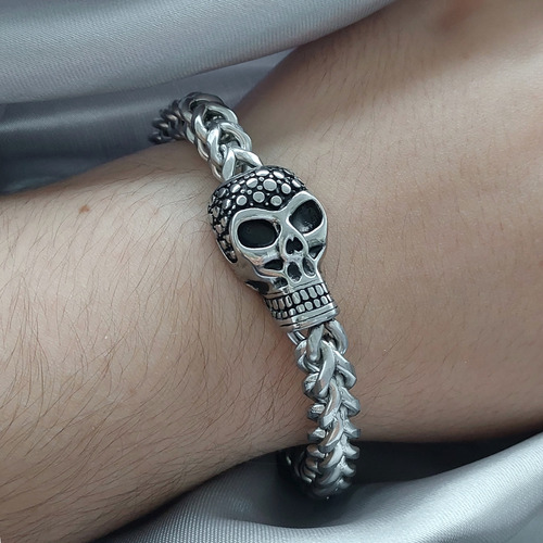 Pulseira Caveira Blodier Moto Motoqueiro Harley Rock Gotico Comprimento 23.5 Cm Cor Prateado Diâmetro 10 Cm
