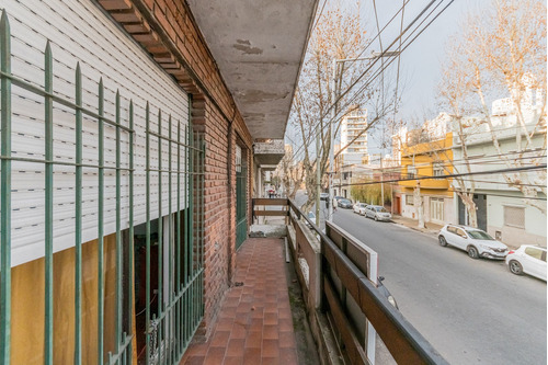 Casa. Gran Potencial Para Desarrollo Inmobiliario. Quincho Y Garage. Avellaneda Centro