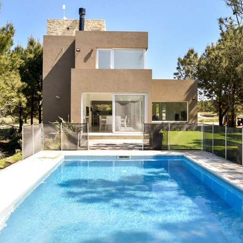 Imagen 15 de 22 de Casa En Venta - 5 Ambientes - Barrio Costa Esmeralda