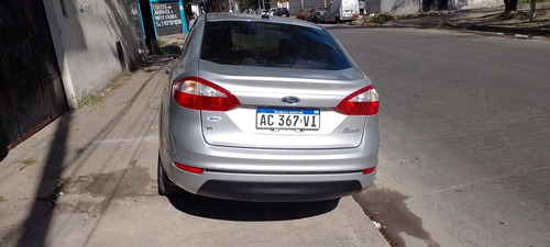 Imagen 6 de 13 de Ford Fiesta Sedan 4 Puertas